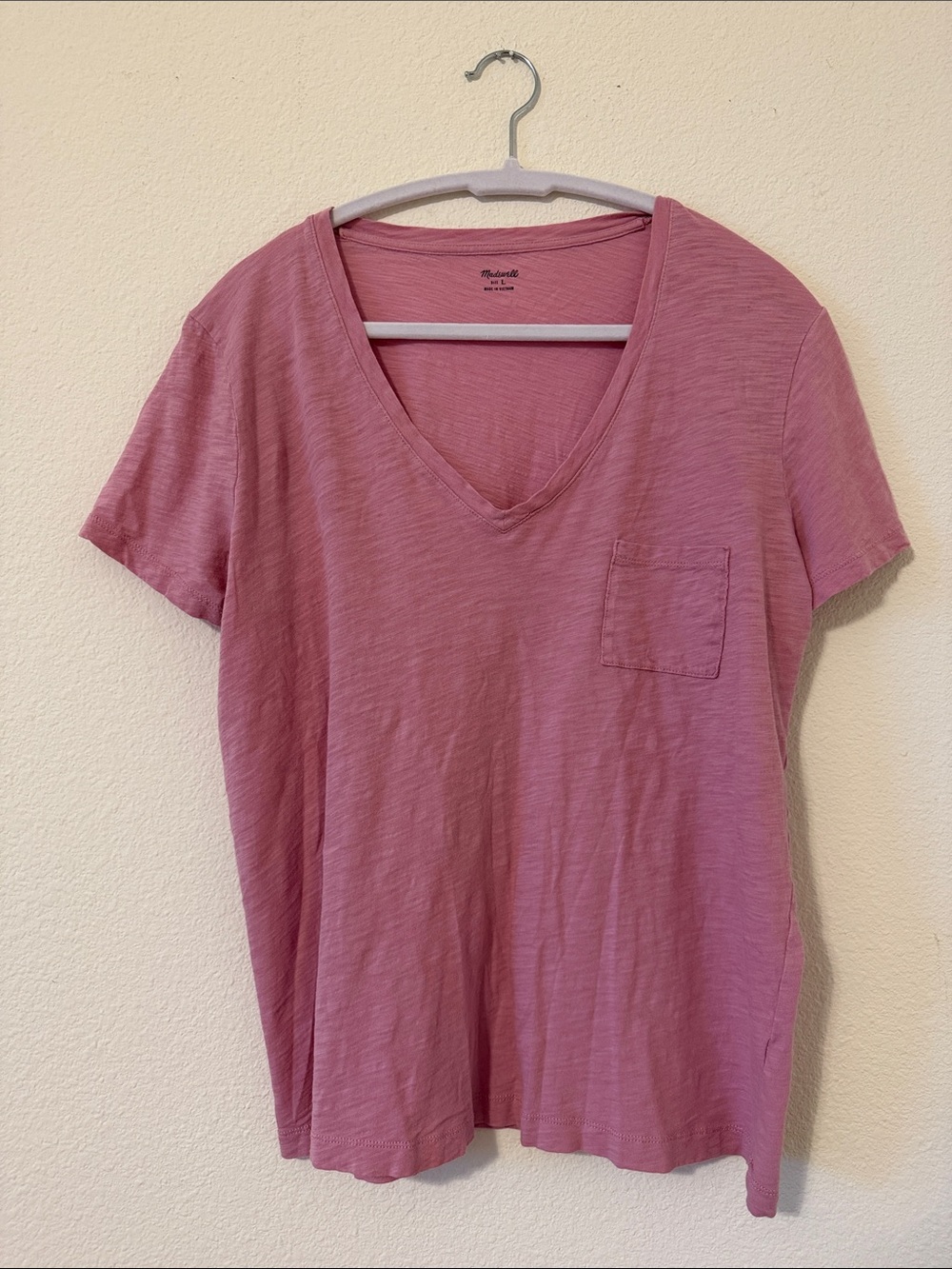 Madewell size large pink short sleeve v-neck pocket t-shirt